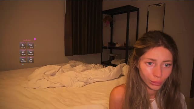 Gallery image thumbnail from A_r_t's myfreecams stream on, 05/18/2025, 17:34 image 15 of 20