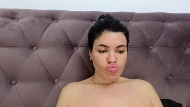 Gallery image thumbnail from Aeena's myfreecams stream on, 03/18/2024, 22:44 image 18 of 20