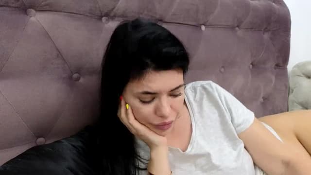 Gallery image thumbnail from Aeena's myfreecams stream on, 04/15/2024, 23:08 image 4 of 20