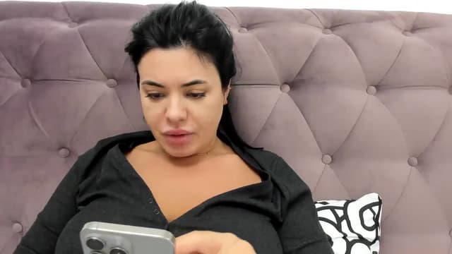 Gallery image thumbnail from Aeena's myfreecams stream on, 12/28/2024, 23:06 image 13 of 20