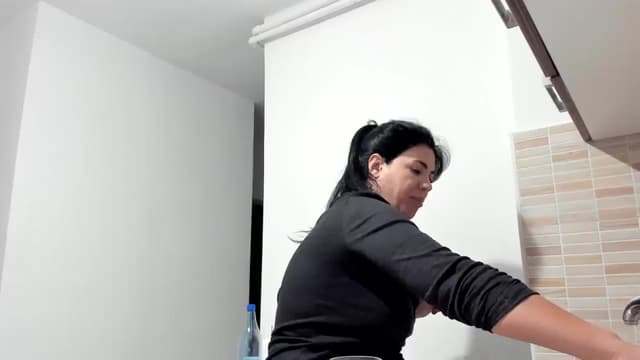 Gallery image thumbnail from Aeena's myfreecams stream on, 12/28/2024, 23:06 image 2 of 20
