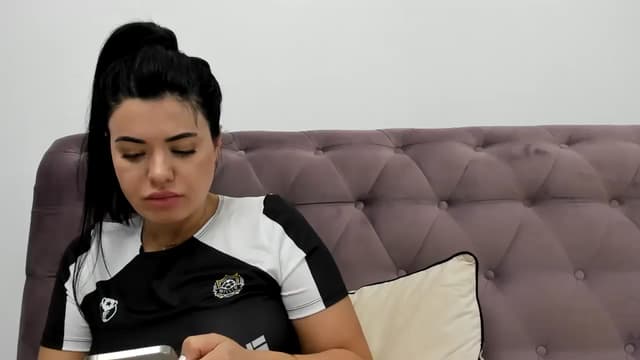 Gallery image thumbnail from Aeena's myfreecams stream on, 01/03/2025, 23:11 image 2 of 20