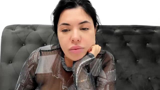 Gallery image thumbnail from Aeena's myfreecams stream on, 05/19/2025, 22:06 image 2 of 20
