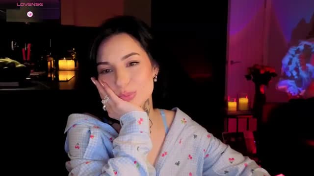 Gallery image thumbnail from Alice's myfreecams stream on, 01/18/2026, 23:07 image 18 of 20