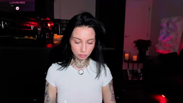 Gallery image thumbnail from Alice's myfreecams stream on, 04/25/2026, 09:31 image 8 of 20