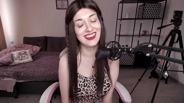 Gallery image thumbnail from Alora's myfreecams stream on, 07/16/2024, 17:08 image 20 of 20