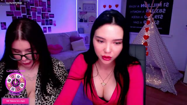 Gallery image thumbnail from Aluvi's myfreecams stream on, 08/19/2025, 13:22 image 6 of 20