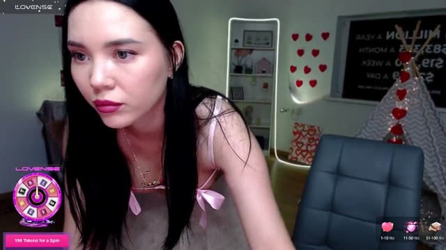 Gallery image thumbnail from Aluvi's myfreecams stream on, 08/20/2025, 10:01 image 17 of 20