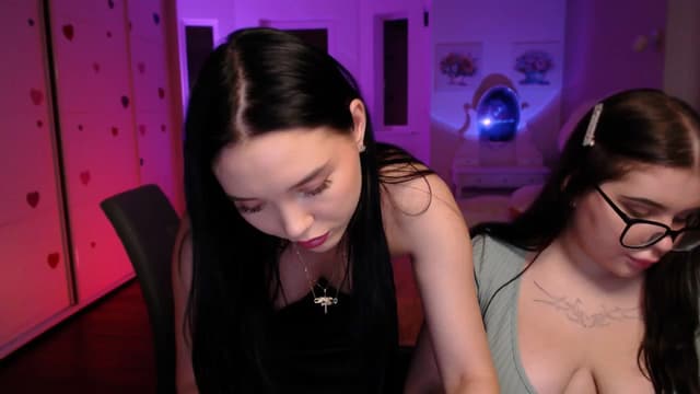 Gallery image thumbnail from Aluvi's myfreecams stream on, 08/20/2025, 11:46 image 11 of 20