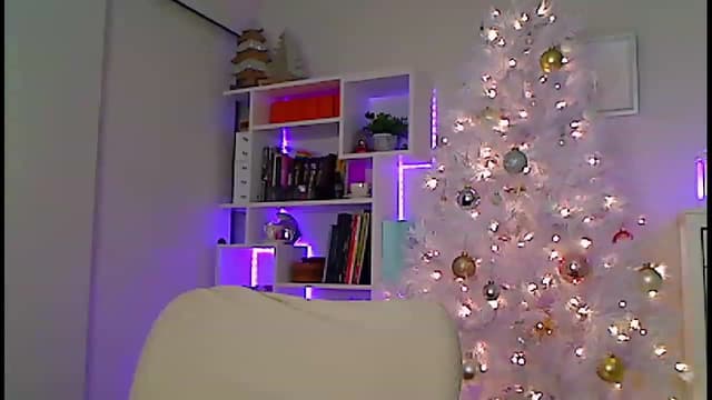 Gallery image thumbnail from Amiri's myfreecams stream on, 12/18/2022, 06:49 image 7 of 20