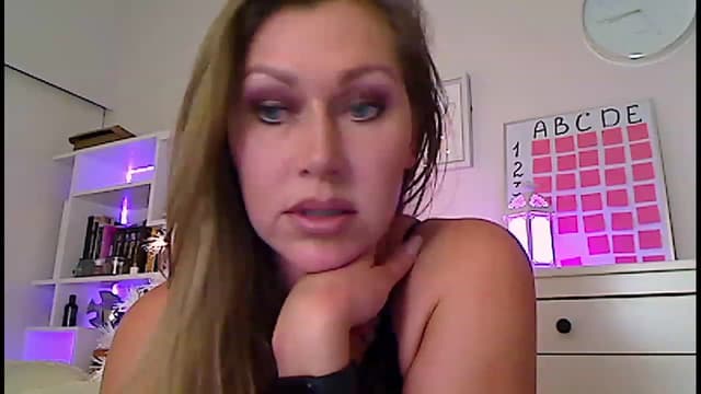Gallery image thumbnail from Amiri's myfreecams stream on, 01/05/2023, 04:02 image 7 of 20