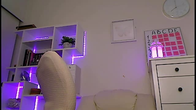 Gallery image thumbnail from Amiri's myfreecams stream on, 01/19/2023, 03:04 image 17 of 20