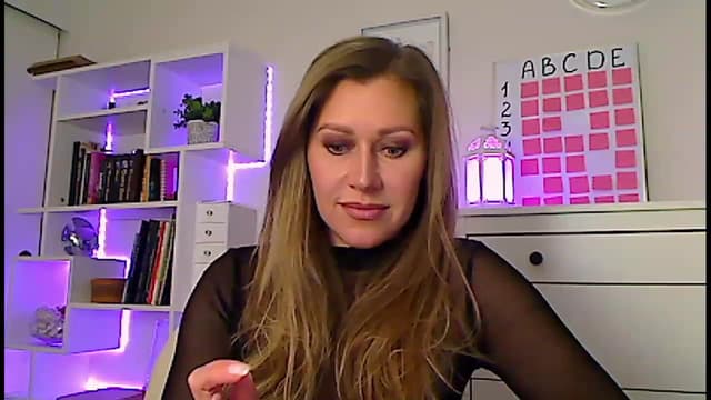 Gallery image thumbnail from Amiri's myfreecams stream on, 02/12/2023, 03:16 image 11 of 20