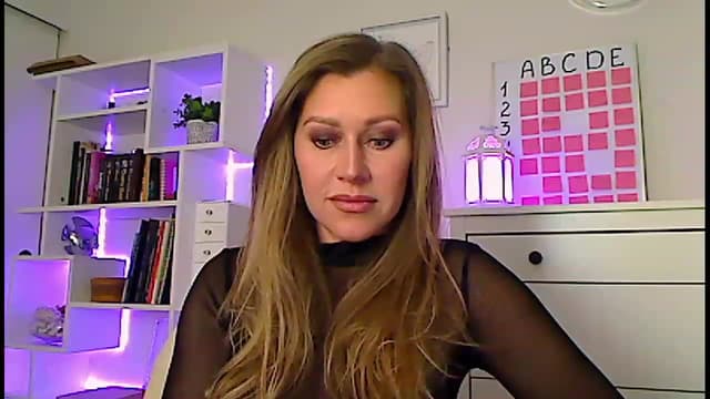 Gallery image thumbnail from Amiri's myfreecams stream on, 02/12/2023, 03:16 image 10 of 20