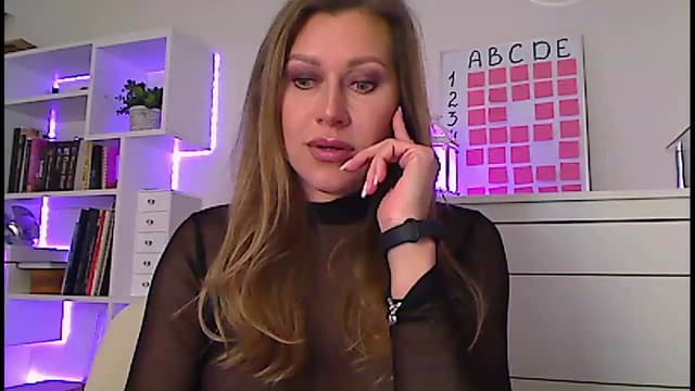 Gallery image thumbnail from Amiri's myfreecams stream on, 02/12/2023, 05:25 image 9 of 20