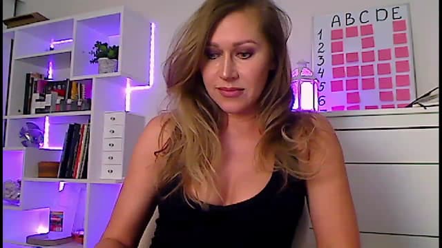 Gallery image thumbnail from Amiri's myfreecams stream on, 02/16/2023, 05:11 image 2 of 20