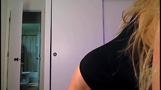 Gallery image thumbnail from Amiri's myfreecams stream on, 02/16/2023, 05:11 image 13 of 20