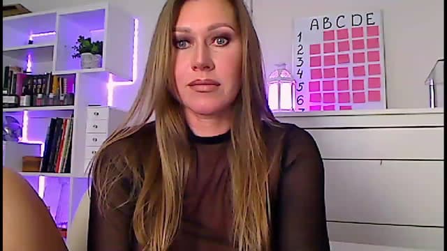 Gallery image thumbnail from Amiri's myfreecams stream on, 02/19/2023, 03:17 image 16 of 20