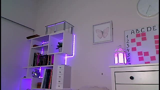 Gallery image thumbnail from Amiri's myfreecams stream on, 04/23/2023, 05:41 image 14 of 20