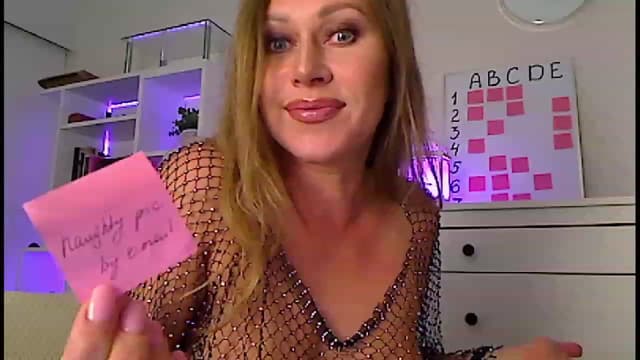 Gallery image thumbnail from Amiri's myfreecams stream on, 04/23/2023, 05:41 image 4 of 20