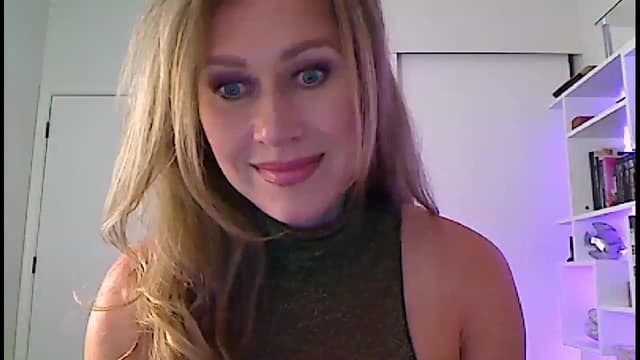 Gallery image thumbnail from Amiri's myfreecams stream on, 04/30/2023, 04:42 image 2 of 20