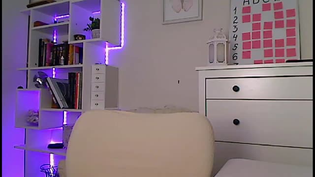 Gallery image thumbnail from Amiri's myfreecams stream on, 06/24/2023, 03:33 image 1 of 20