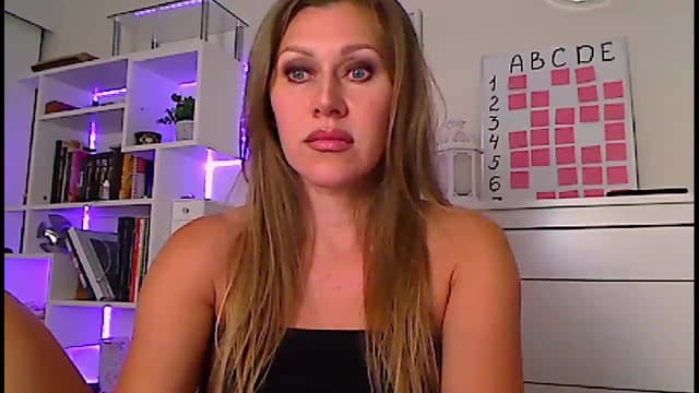 Gallery image thumbnail from Amiri's myfreecams stream on, 06/24/2023, 03:33 image 7 of 20