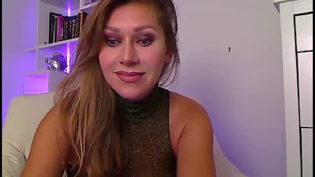 Gallery image thumbnail from Amiri's myfreecams stream on, 10/14/2023, 04:06 image 7 of 20