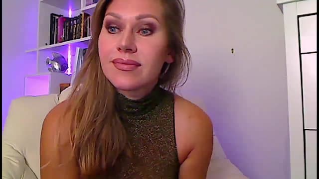 Gallery image thumbnail from Amiri's myfreecams stream on, 10/14/2023, 04:06 image 8 of 20