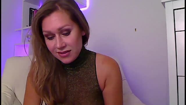 Gallery image thumbnail from Amiri's myfreecams stream on, 10/14/2023, 04:06 image 3 of 20