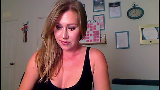 Gallery image thumbnail from Amiri's myfreecams stream on, 10/26/2023, 03:18 image 18 of 20