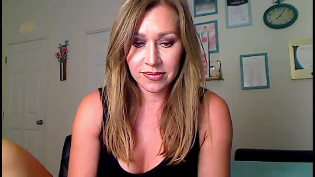 Gallery image thumbnail from Amiri's myfreecams stream on, 10/26/2023, 03:18 image 4 of 20