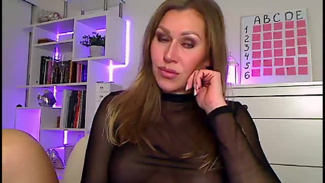 Gallery image thumbnail from Amiri's myfreecams stream on, 12/17/2023, 05:29 image 4 of 20