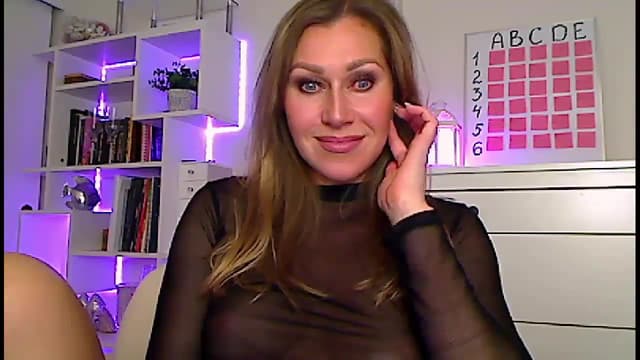 Gallery image thumbnail from Amiri's myfreecams stream on, 12/17/2023, 05:29 image 7 of 20