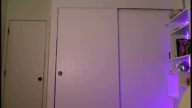 Gallery image thumbnail from Amiri's myfreecams stream on, 12/28/2023, 06:47 image 14 of 20