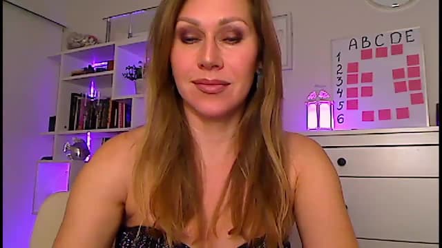 Gallery image thumbnail from Amiri's myfreecams stream on, 12/31/2023, 07:32 image 13 of 20