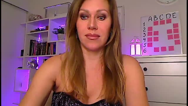 Gallery image thumbnail from Amiri's myfreecams stream on, 12/31/2023, 07:32 image 9 of 20