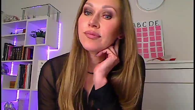 Gallery image thumbnail from Amiri's myfreecams stream on, 01/20/2024, 04:58 image 16 of 20