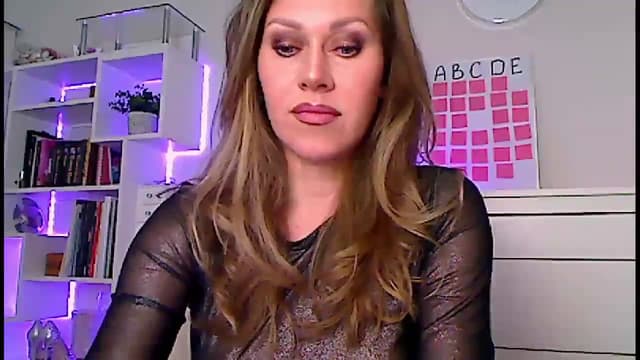 Gallery image thumbnail from Amiri's myfreecams stream on, 02/18/2024, 05:33 image 15 of 20