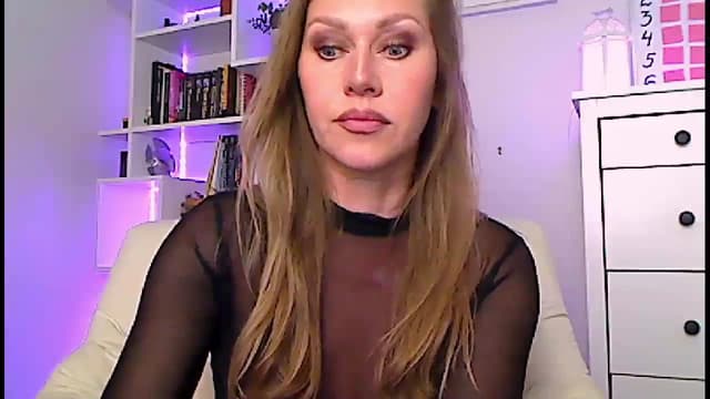 Gallery image thumbnail from Amiri's myfreecams stream on, 03/09/2024, 04:20 image 10 of 20