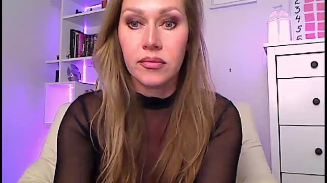 Gallery image thumbnail from Amiri's myfreecams stream on, 03/09/2024, 04:20 image 6 of 20