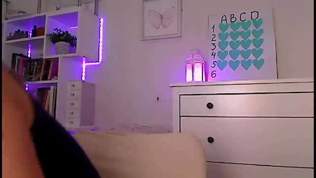 Gallery image thumbnail from Amiri's myfreecams stream on, 06/13/2024, 02:52 image 3 of 20