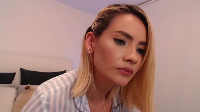 Gallery image thumbnail from AmyLi's myfreecams stream on, 11/28/2022, 06:01 image 16 of 20