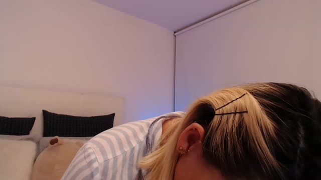 Gallery image thumbnail from AmyLi's myfreecams stream on, 11/28/2022, 06:01 image 18 of 20