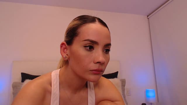 Gallery image thumbnail from AmyLi's myfreecams stream on, 12/15/2022, 06:01 image 2 of 20