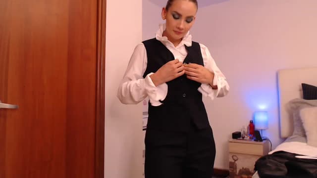 Gallery image thumbnail from AmyLi's myfreecams stream on, 12/18/2022, 07:17 image 7 of 20