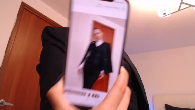 Gallery image thumbnail from AmyLi's myfreecams stream on, 12/18/2022, 07:17 image 8 of 20