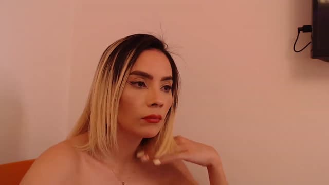 Gallery image thumbnail from AmyLi's myfreecams stream on, 05/20/2023, 06:27 image 19 of 20