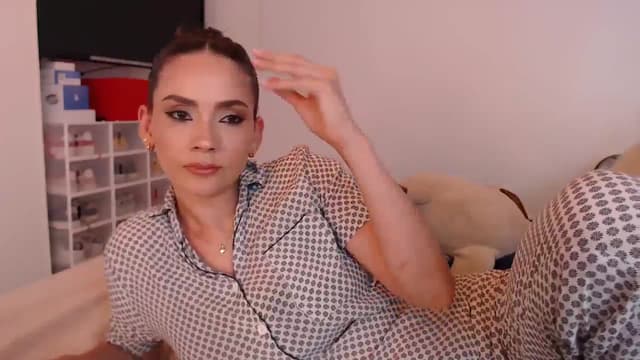 Gallery image thumbnail from AmyLi's myfreecams stream on, 10/16/2024, 05:17 image 2 of 20