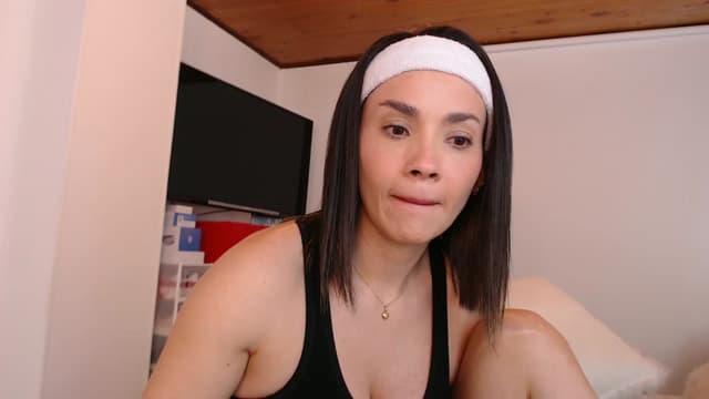 Gallery image thumbnail from AmyLi's myfreecams stream on, 10/26/2024, 06:14 image 8 of 20